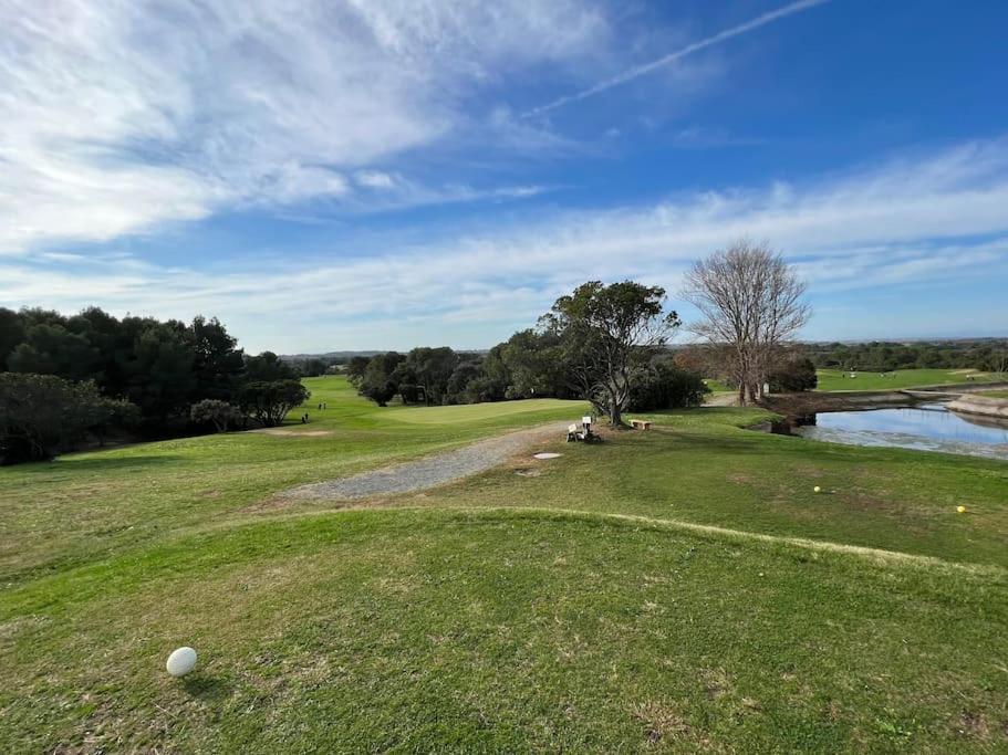 App Le Golf T3 Terrasse Wifi Pkg Apartment Безие Екстериор снимка